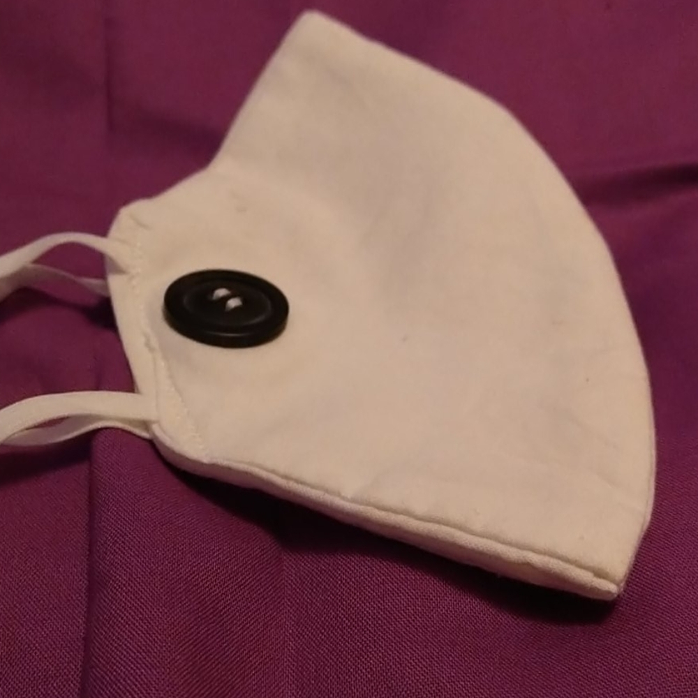 Adjustable mask